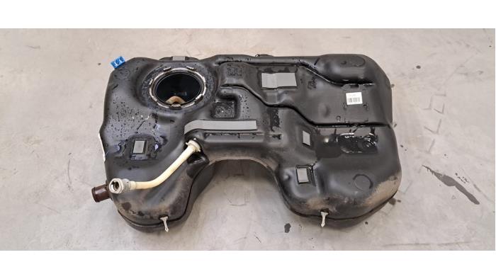 Réservoir de carburant Mercedes CLA