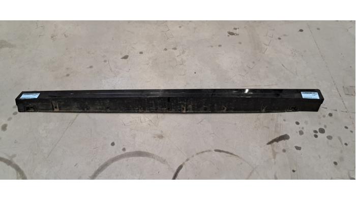 Marche-pied (list de couverture) droite Renault Megane E-Tech