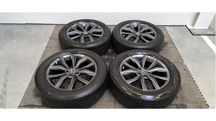 Kit jantes + pneumatiques Volkswagen Tiguan