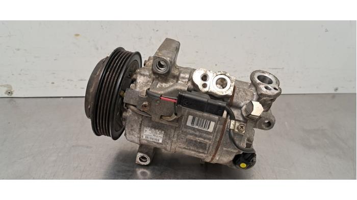 Pompe clim Mercedes CLA