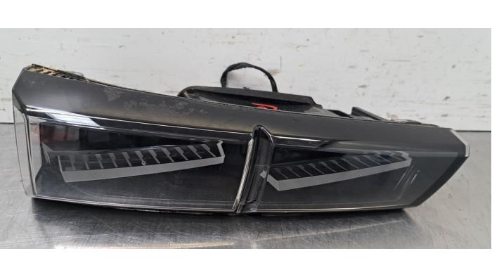 Feu arrière droit Peugeot 408