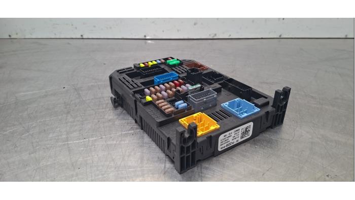 Boîte à fusibles Opel Combo