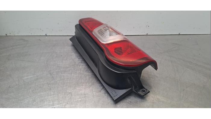 Feu arrière droit Opel Combo