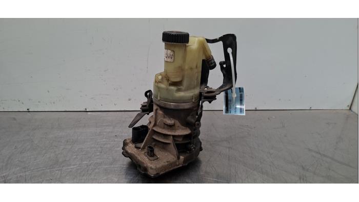 Pompe direction assistée Renault Master