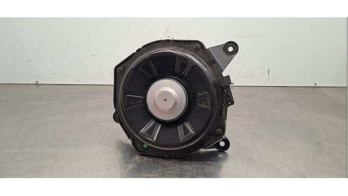 Caisson de graves Mercedes CLA