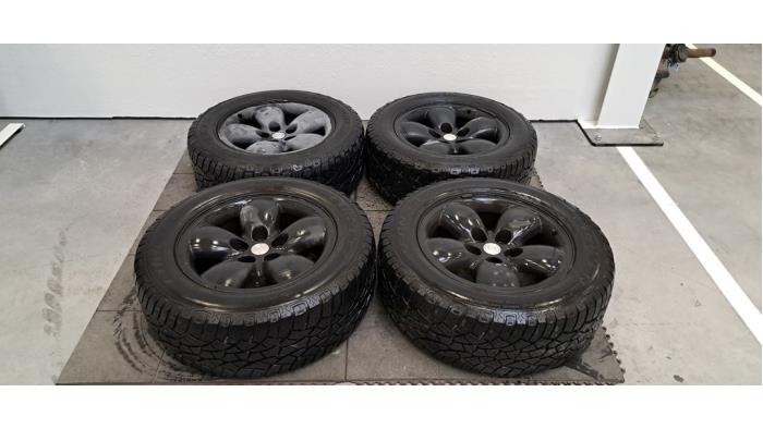 Kit jantes + pneumatiques DODGE RAM