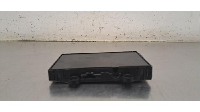 Chargeur sans fil Mercedes CLA