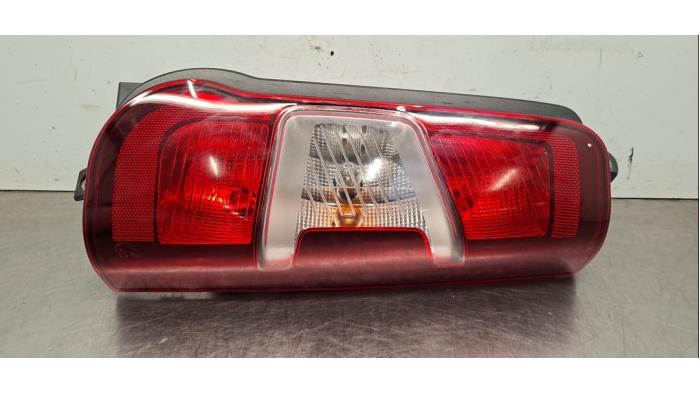 Feu arrière droit Citroen Berlingo