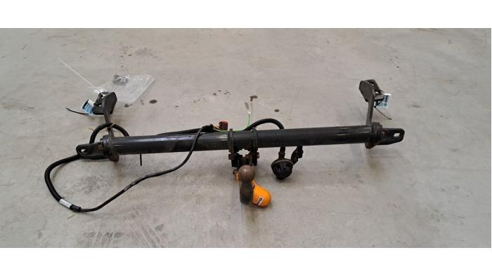 Crochet d'attelage Citroen Berlingo