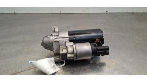 Startmotor van een Mercedes-Benz G (463) G 400 d 2.9 24V 2023