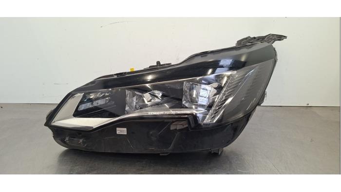 Phare gauche Peugeot 3008