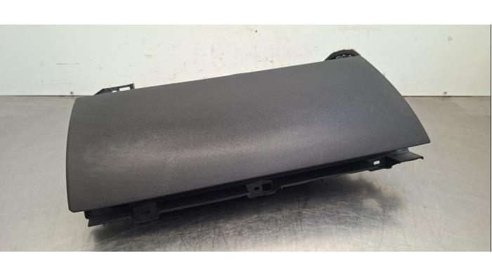 Boîte à gants Tesla Model 3