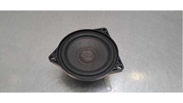 Haut-parleur Tesla Model 3