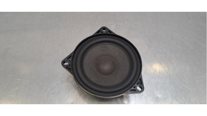 Haut-parleur Tesla Model 3