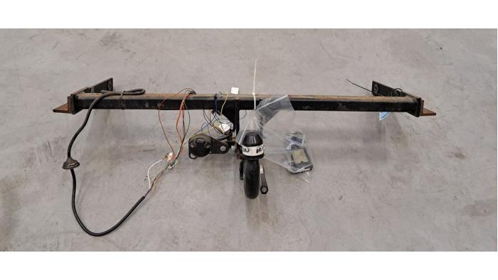 Crochet d'attelage DFSK Fengon 5