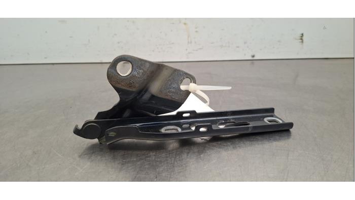 Charnière capot Audi Q3