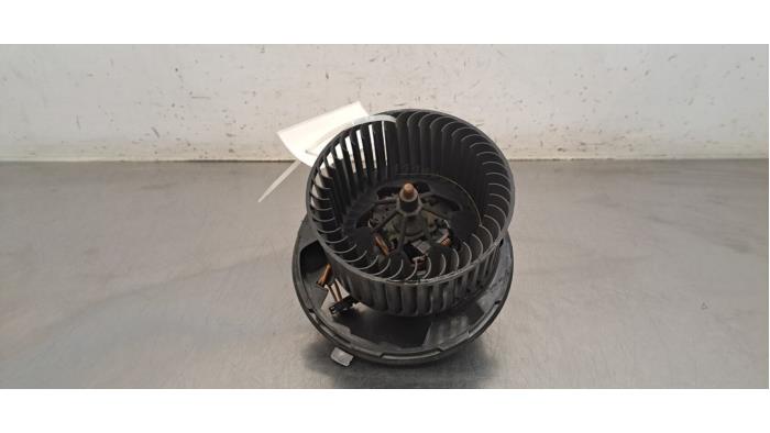 Moteur de ventilation chauffage Audi Q3