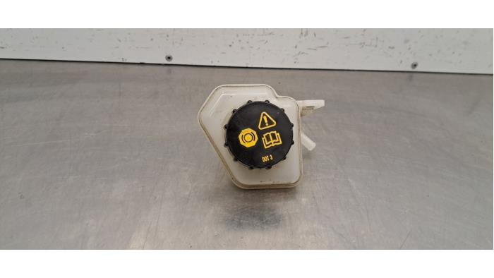 Réservoir de liquide de frein Mazda CX-3