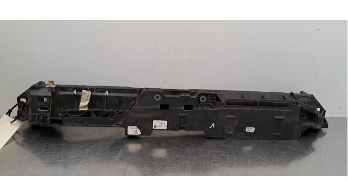 Plaque de serrure avant Peugeot 308