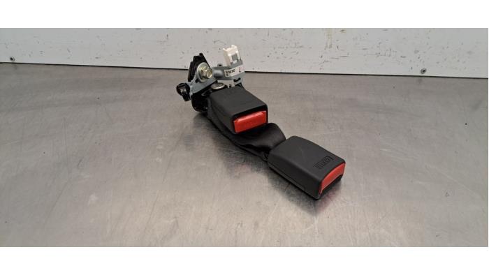 Insertion ceinture de sécurité arrière droite Mazda CX-3