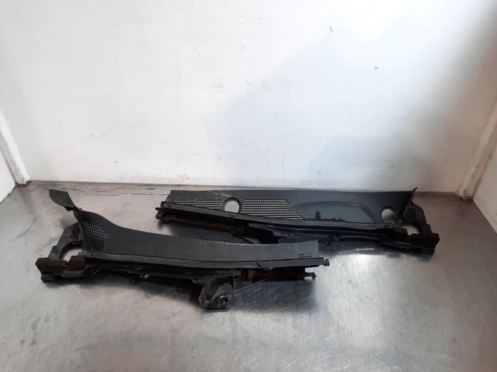 Paravent Infiniti QX70