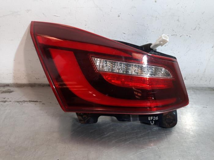 Feu arrière gauche Infiniti QX70