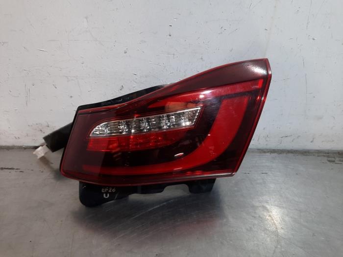 Feu arrière droit Infiniti QX70