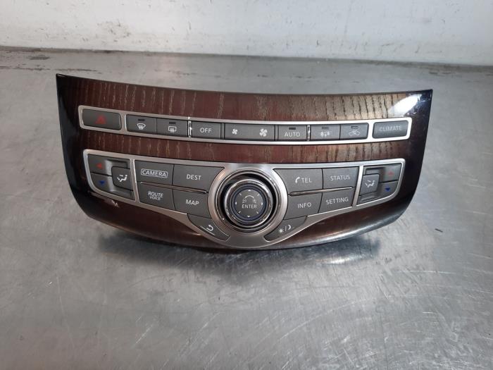 Panneau de commande clim Infiniti QX70
