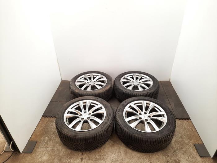 Jante + pneu d'hiver Infiniti QX70