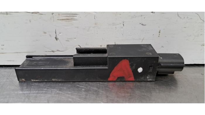 Entrée sans clé - Antenne MG MG5 Electric