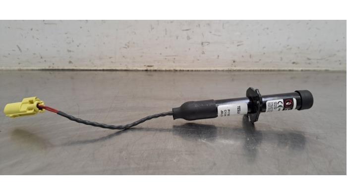 Système popup capot Tesla Model 3