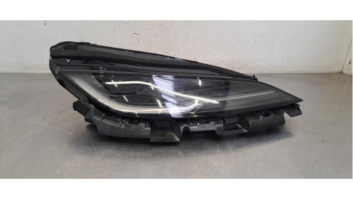 Phare droit Tesla Model 3