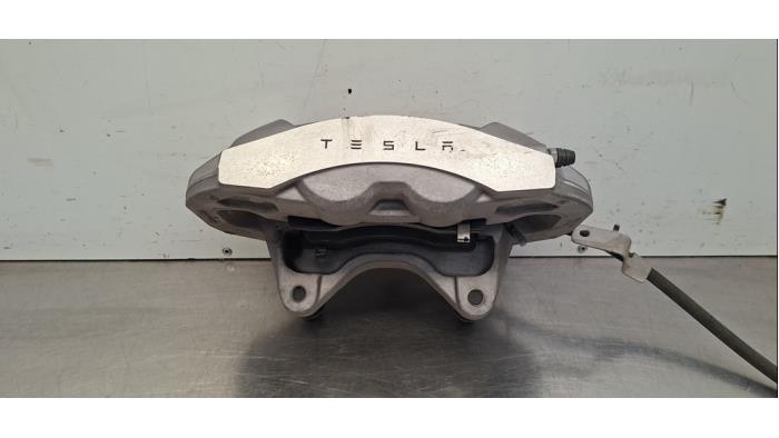Etrier de frein (pince) avant droit Tesla Model 3