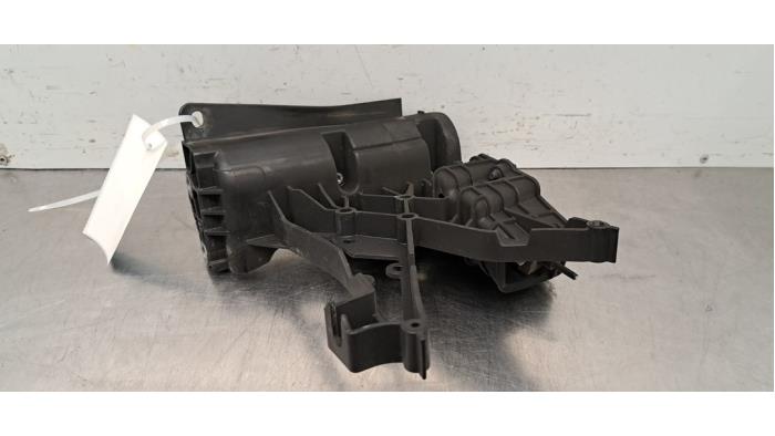 Support (divers) Mercedes EQC