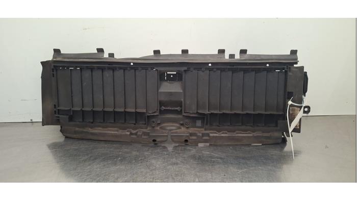 Guidage d'air Mercedes EQC