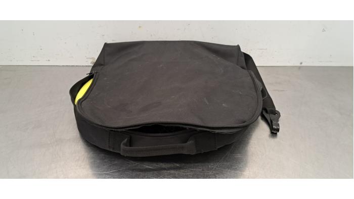 Câble de recharge électrique Mercedes EQC