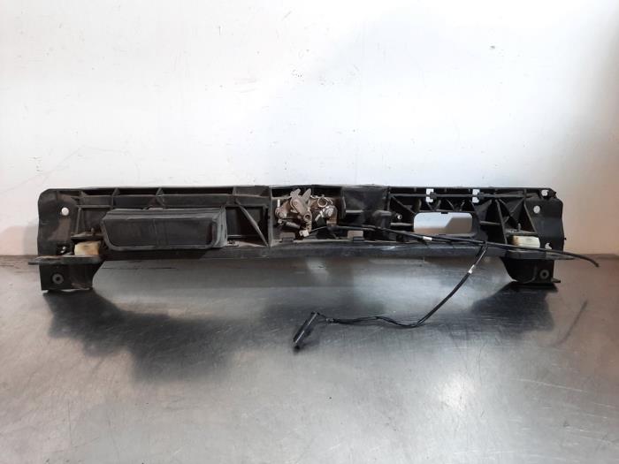 Plaque de serrure avant Citroen 