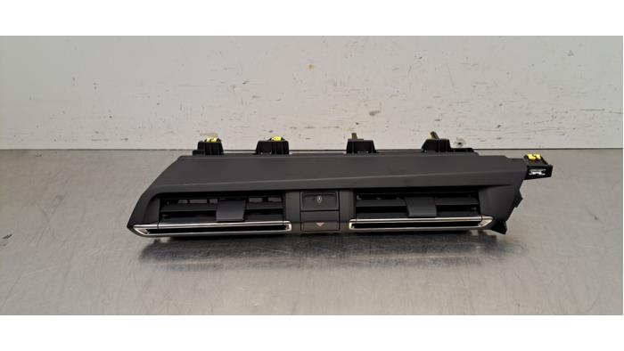 Grille aération tableau de bord Peugeot 508