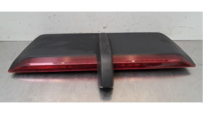 Feu de freinage supplémentaire centre MAN TGE