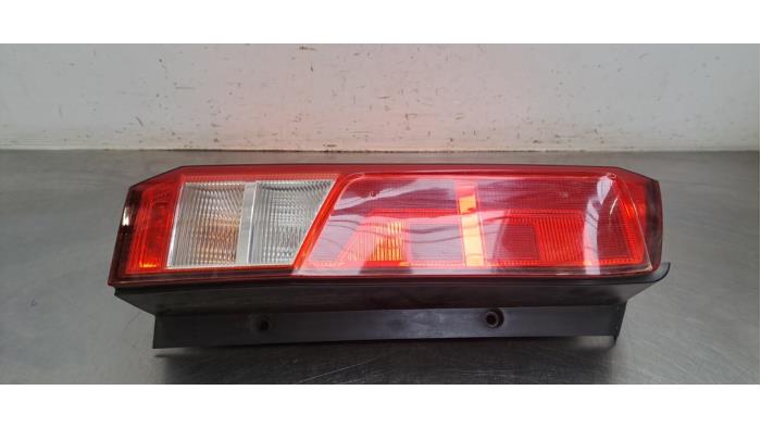Feu arrière gauche MAN TGE