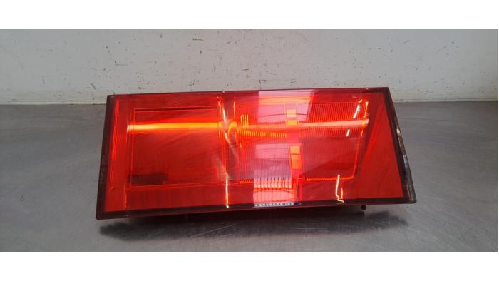 Feu arrière droit MAN TGE