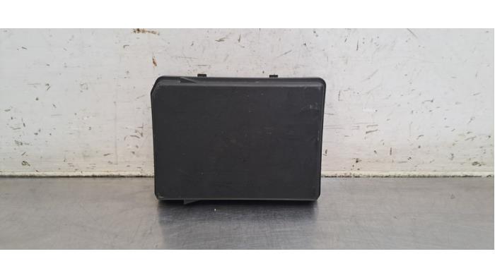 Boîte à fusibles Dacia Jogger