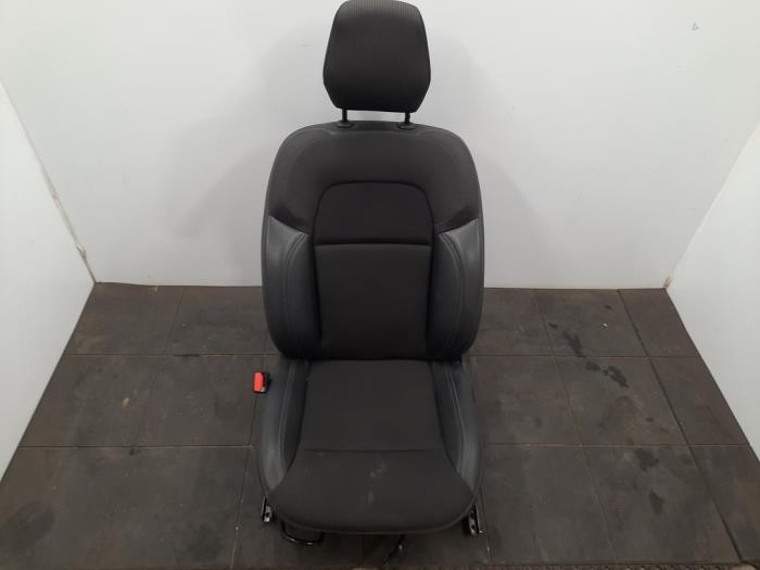 Siège droit Renault Express