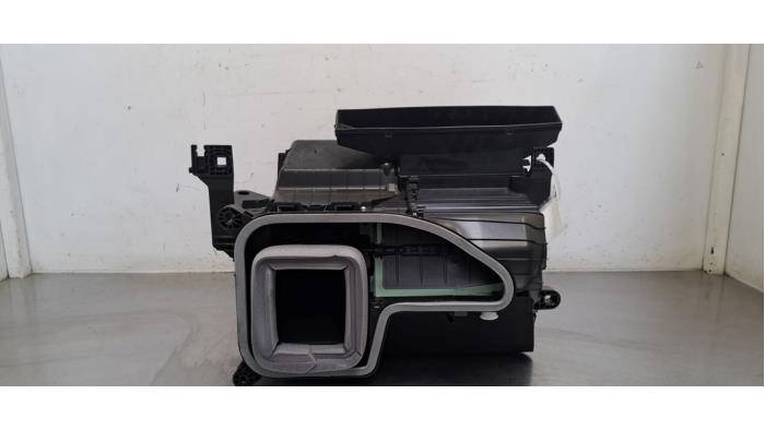 Boîtier chauffage Audi Q4