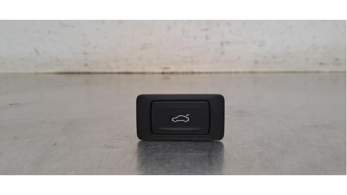 Commutateur hayon Audi Q4