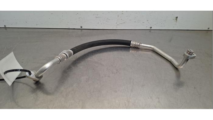 Tuyau clim Peugeot 2008