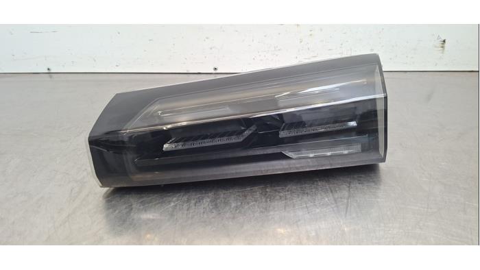 Feu arrière droit Peugeot 2008