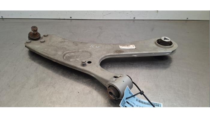 Bras de suspension avant droit Peugeot 2008