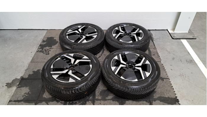 Kit jantes + pneumatiques Peugeot 2008