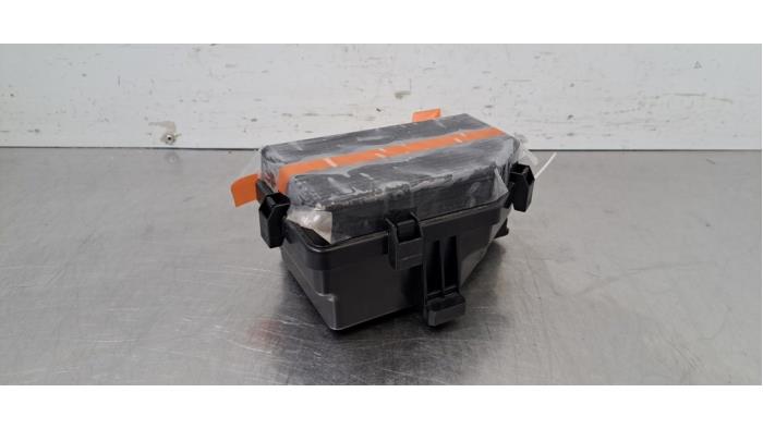 Boîte à fusibles Audi Q8